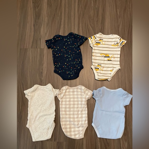 Assorted baby boy 5 piece short sleeve Onesies bundle size 0-3 months - Picture 2 of 8